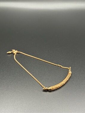 Rose Gold Filigree Curved Bar Adjustable lBracelet